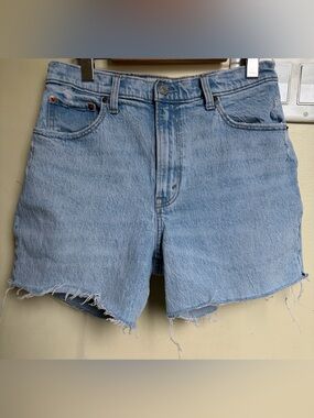 Abercrombie & Fitch The 90’s Straight Ultra High Rise Denim Jean Shorts Size 30